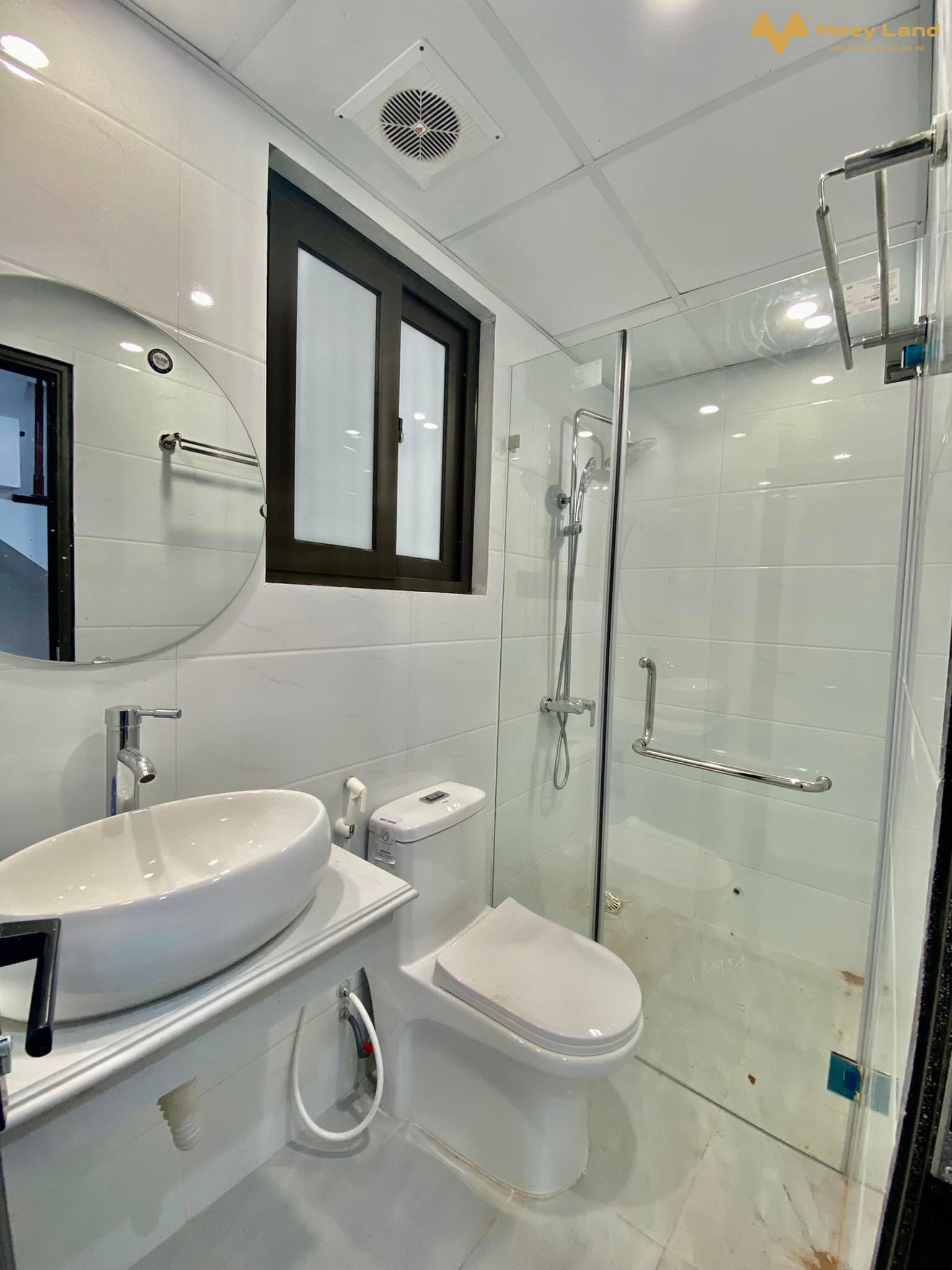 Bán nhà Xuân Phương 42m2, 4 tầng, 4 phòng, ngõ rộng thoáng, nội thất đẹp, giá 6.6 tỷ