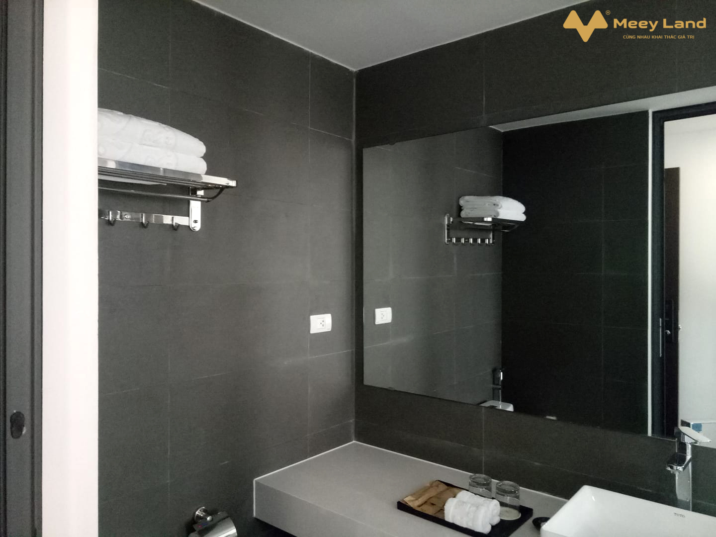 Bán khách sạn 4 sao, vị trí đắc địa, gần Keangnam