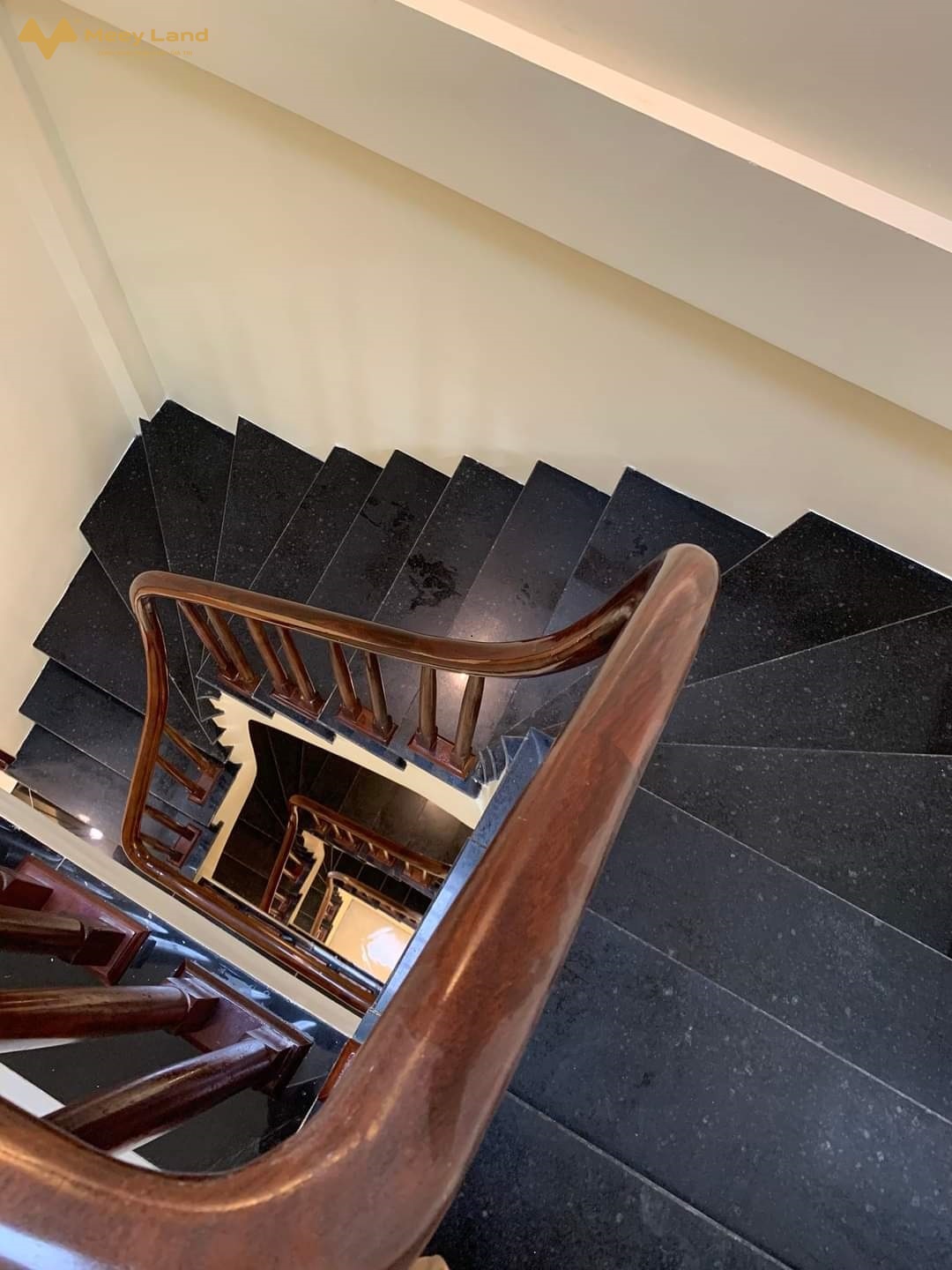 Nhà đẹp Tây Mỗ, gần Mỹ Đình 35m2, 5 tầng, ô tô đỗ gần, nội thất đẹp, nhà thoáng mát