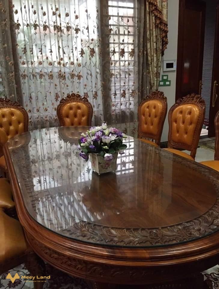 Bán biệt thự lão thành cách mạng, khu đô thị Yên Hòa, trung tâm Cầu Giấy, 300m2, mặt tiền 20m