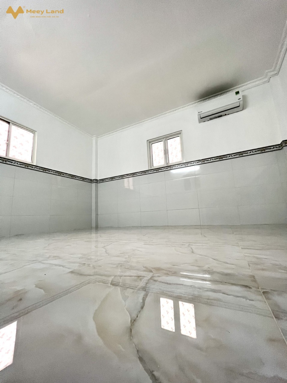 Cần bán rẻ nhà nhỏ xinh 1 trệt 2 lầu trung tâm quận 1, Hồ Chí Minh