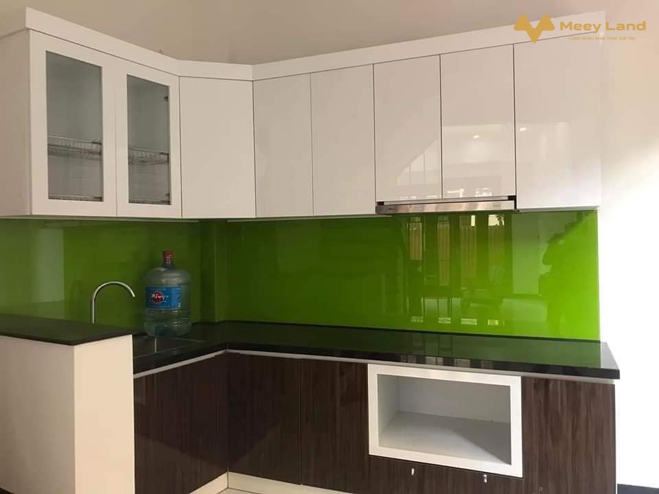 Nhà riêng Tây Mỗ, Nam Từ Liêm 35M x 5 Tầng, 2 mặt thoáng, ô tô đỗ gần giá 2.5 tỷ- Diện tích nhà 32M2 5 Tầng, 4 phòng ngủ, 3 nhà tắm, gian thờ, sân phơi- nhà có nội thất mới đầy đủ công năng sử dụng.- trước nhà có sân để xe thoải mái, chỉ 50m ra đường ô tô đỗ.- gần nhà văn hóa, trung tâm thể thao, trường học các cấp, chợ sầm uất.- Gần đường : Đại Lộ Thăng Long, Mỹ Đình, SA Đôi, Hà Đông.- Sổ đỏ chính chủ pháp lý chuẩn sẵn sàng giao dịch.- Giá nhà: 2 tỷ 500 triệu (bao chi phí chuyển nhượng ).- Vui lòng liên hệ :Văn Vượng 033-388-1623/ 094-495-8199 (có Zalo)-Tư Vấn Mua Bán Nhà Đất.- Xin cảm ơn!#muanha #bannha #muadat #bandat