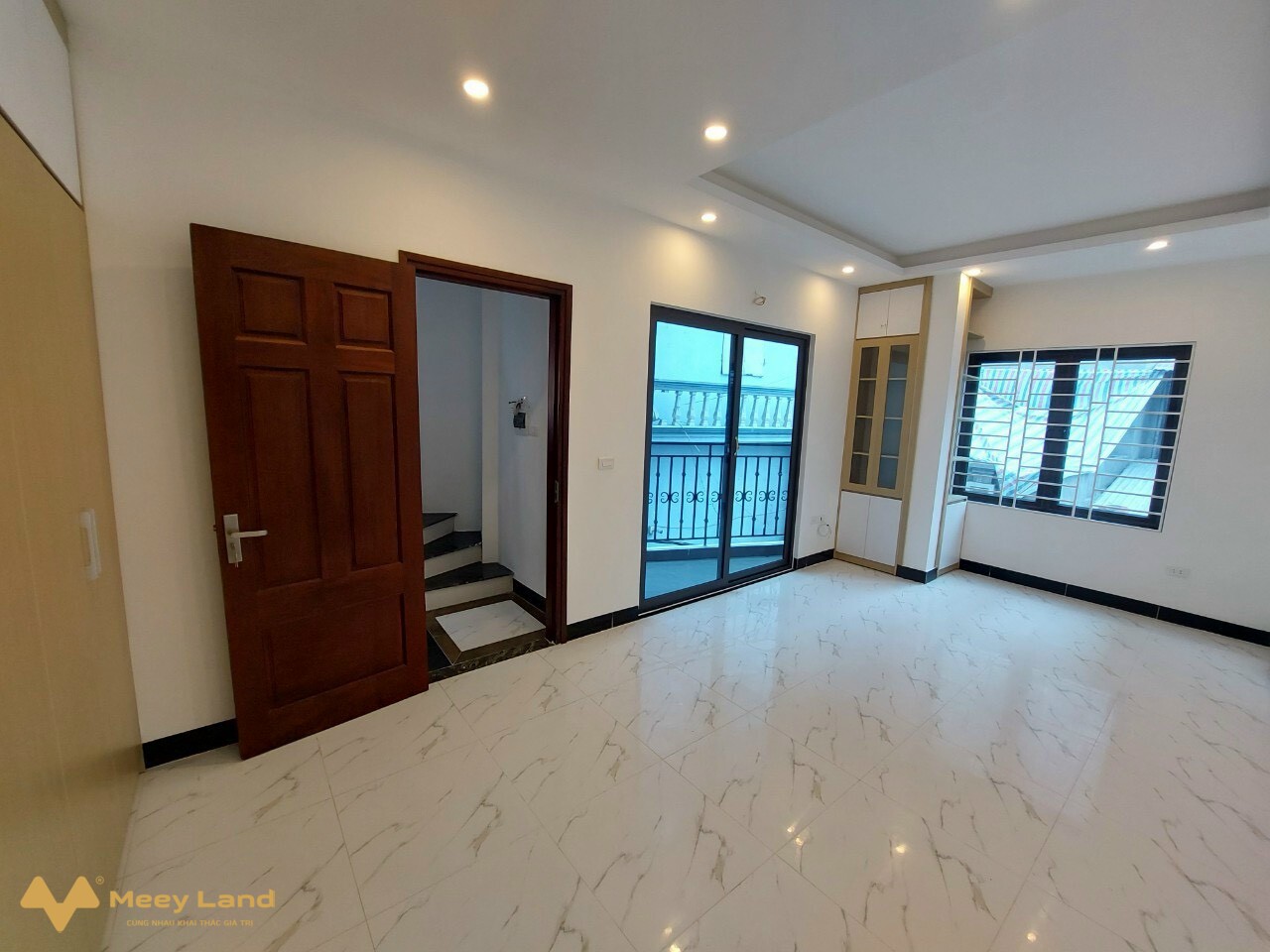 Bán nhà Lai Xá 33m2, lô góc 3 mặt thoáng vĩnh viễn, đi bộ 30m đến chợ, tiện ô tô