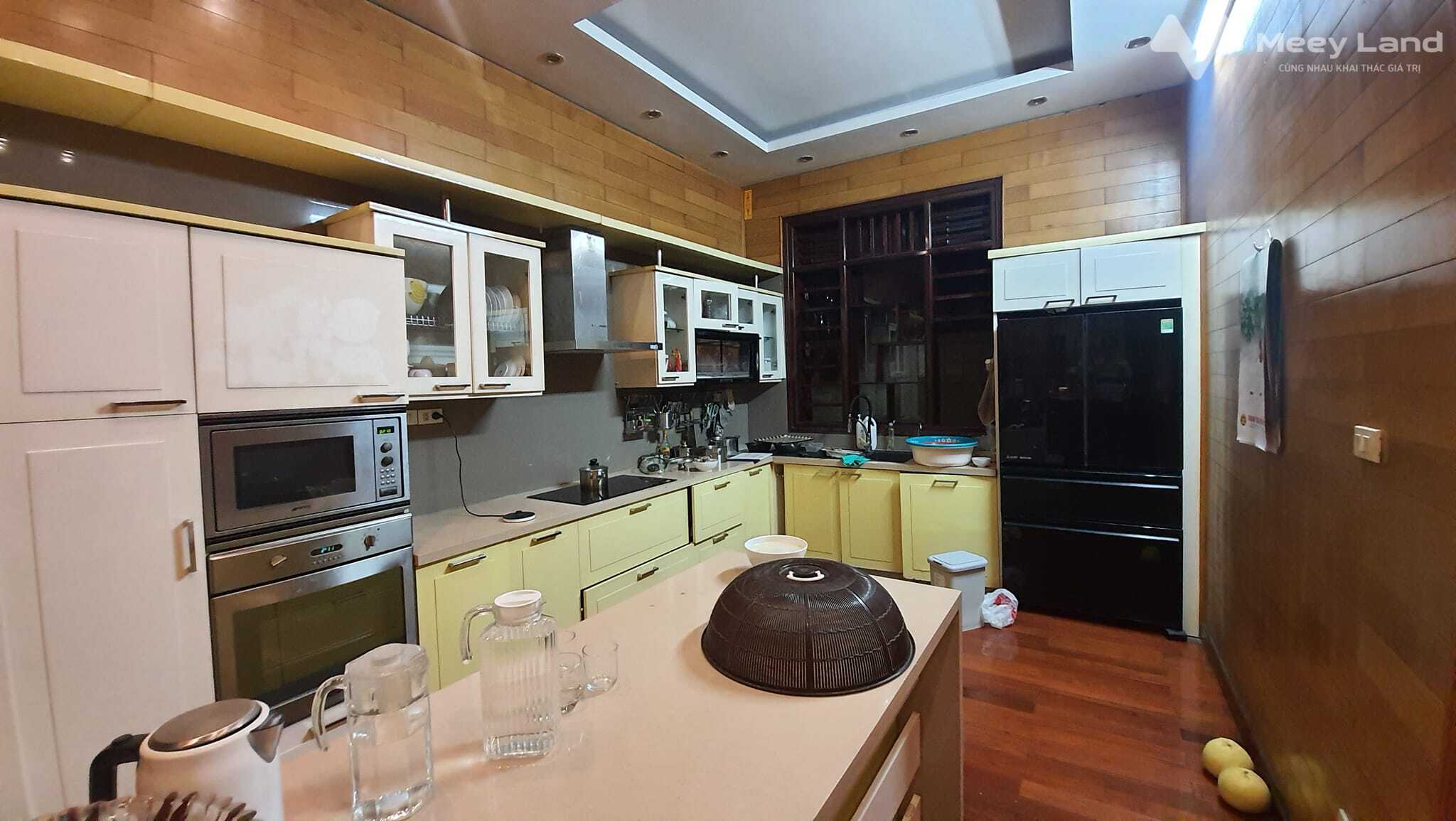 Bán biệt thự Mễ Trì ngay Bộ Ngoại Giao, giá cực tốt chỉ hơn 100 triệu/m2