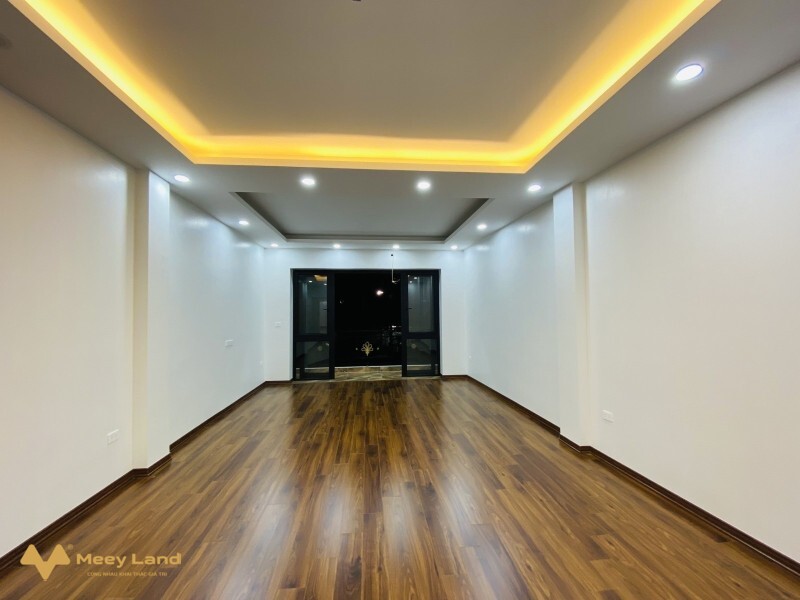 Bán gấp nhà phố Tạ Quang Bửu 170m2, 6 tầng, mặt tiền 5m, giá 30 tỷ