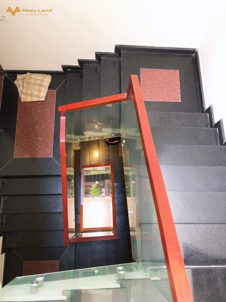 Bán nhà Tây Mỗ, Nam Từ Liêm, dân xây 55m2, 4 tầng, tặng nội thất đẹp, ô tô đỗ gần