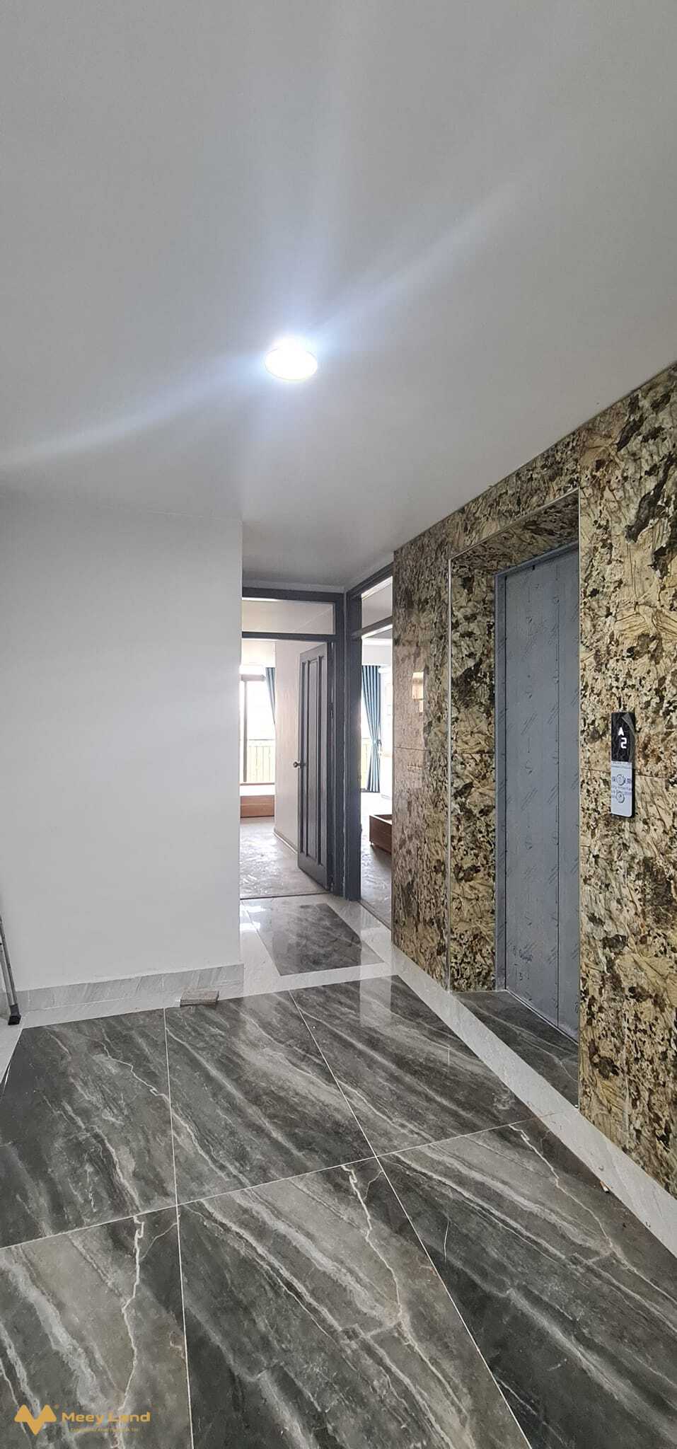 Chung cư mini Phùng Khoang, 8 tầng, thang máy, full nội thất, 28 phòng, cho thuê 106 triệu/tháng