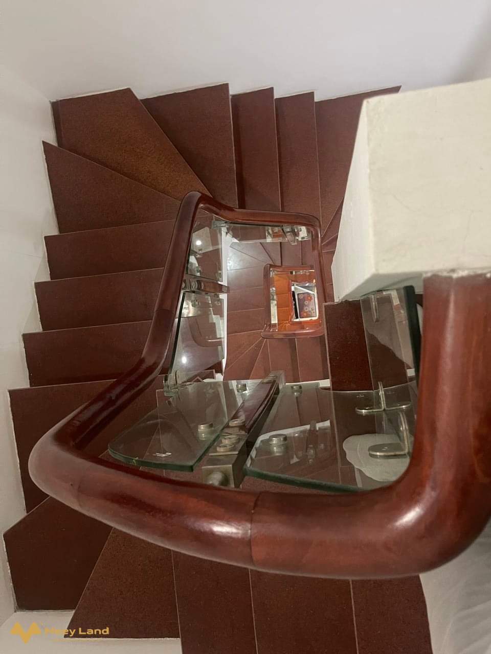 Bán nhà An Khánh, tự xây, 40m2 x 5 tầng, tặng nội thất, gần đường lớn, khu biệt thự