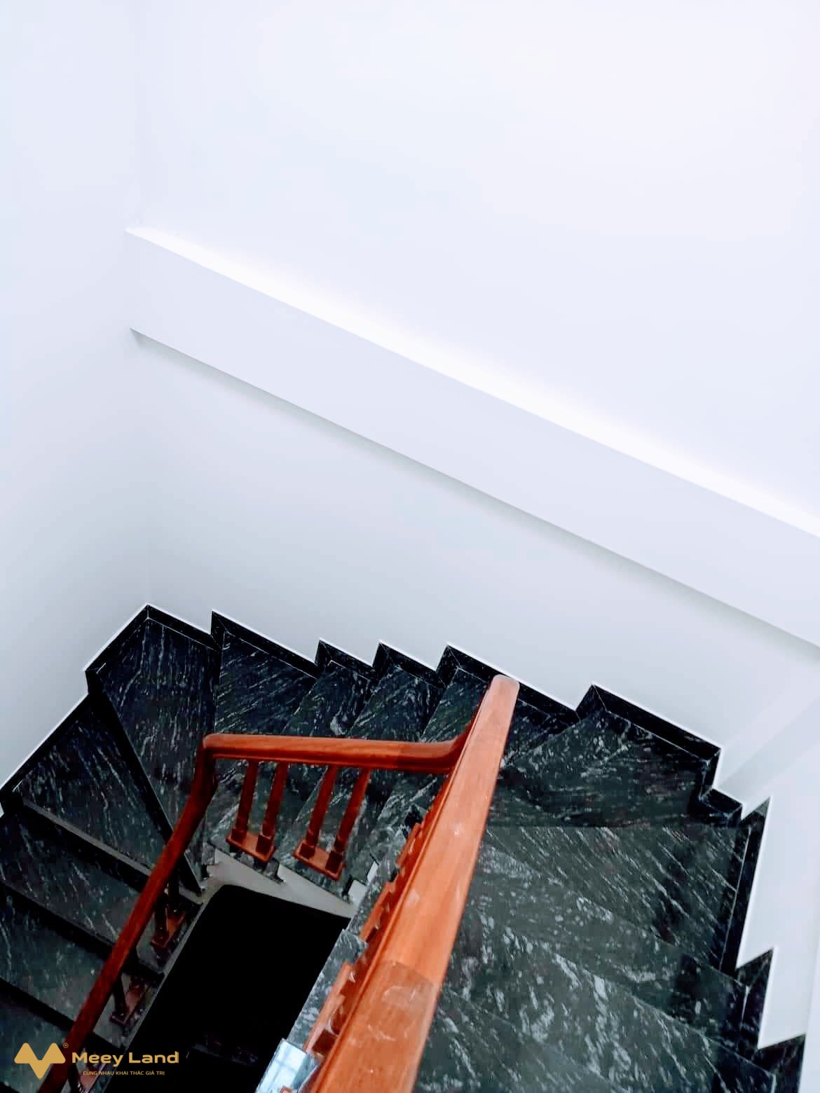 Bán nhà Xuân Phương, phố Trịnh Văn Bô 35m2, 5 tầng, ô tô đỗ, full nội thất