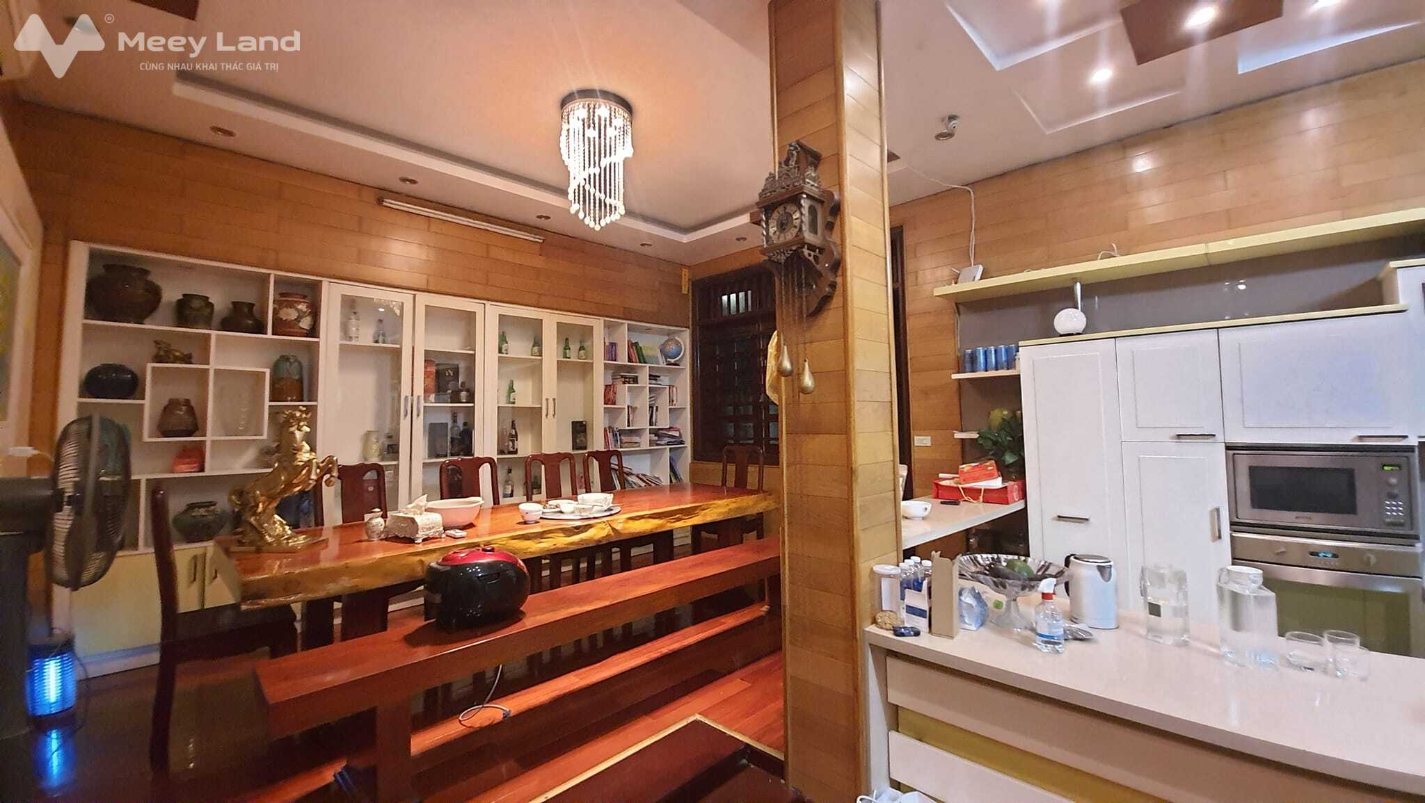 Bán biệt thự Mễ Trì ngay Bộ Ngoại Giao, giá cực tốt chỉ hơn 100 triệu/m2