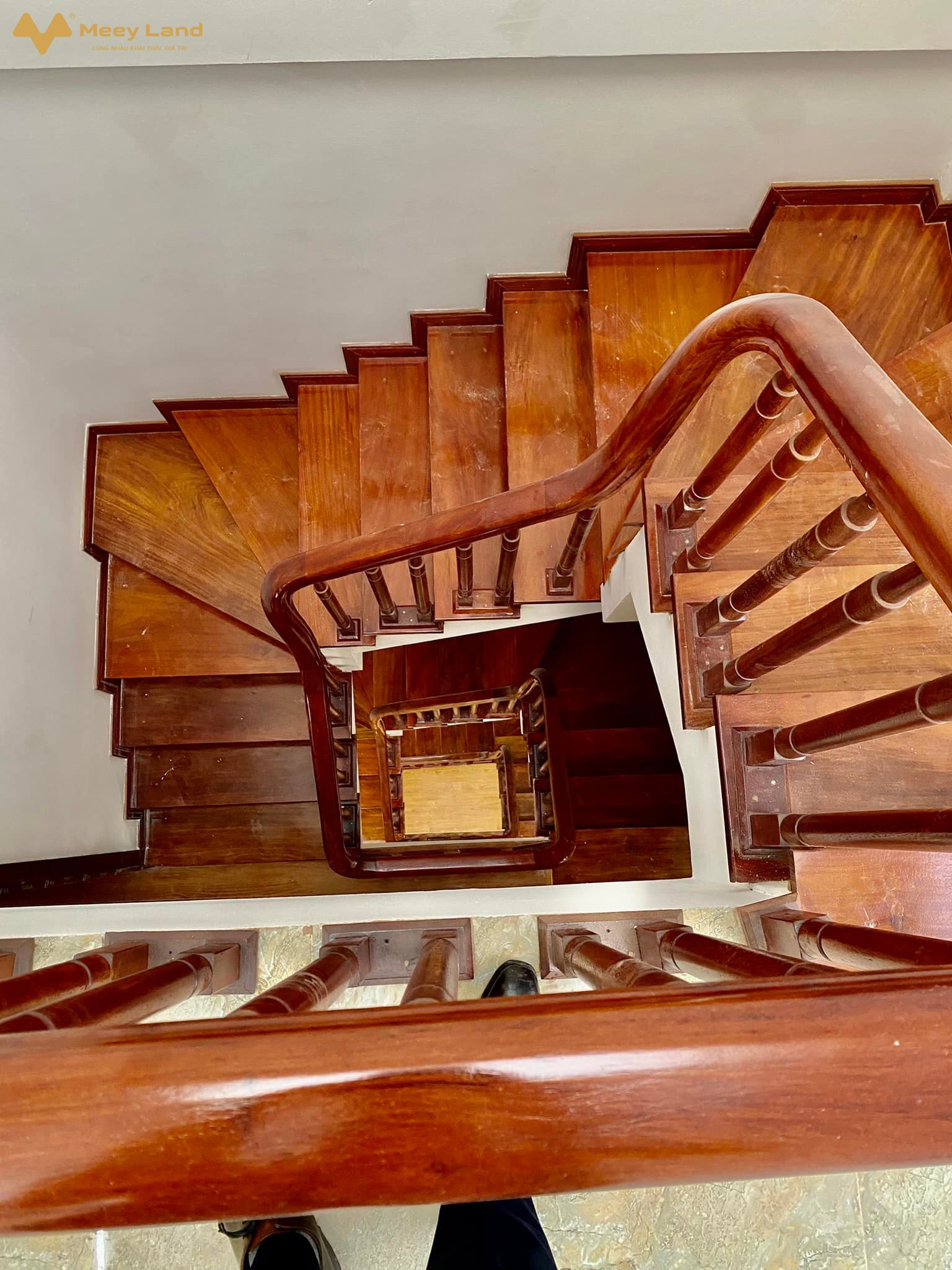 Bán nhà Xuân Phương 42m2, 4 tầng, 4 phòng, ngõ rộng thoáng, nội thất đẹp, giá 6.6 tỷ