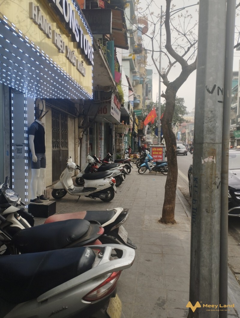 Bán gấp nhà mặt phố Bạch Mai 50m2, 2 tầng, mặt tiền 3m, giá 9,45 tỷ