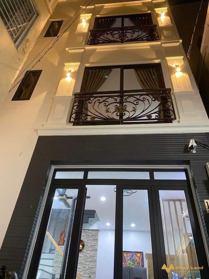 Cần bán gấp nhà, Lê Văn Việt, quận 9, hẻm ô tô 6m, 4 tầng lầu 105m2, giá 6,75 tỷ