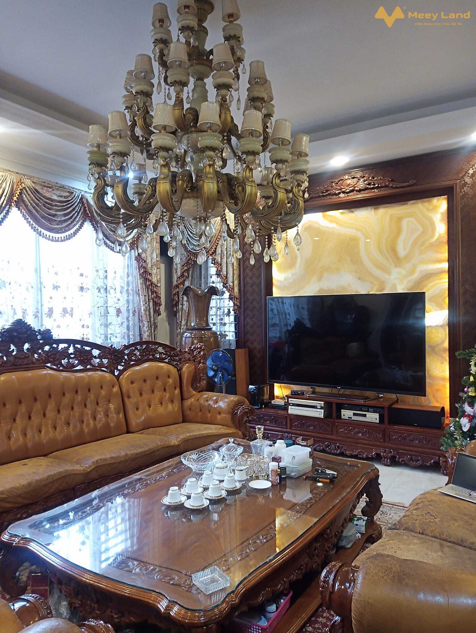 Bán biệt thự lão thành cách mạng, khu đô thị Yên Hòa, trung tâm Cầu Giấy, 300m2, mặt tiền 20m