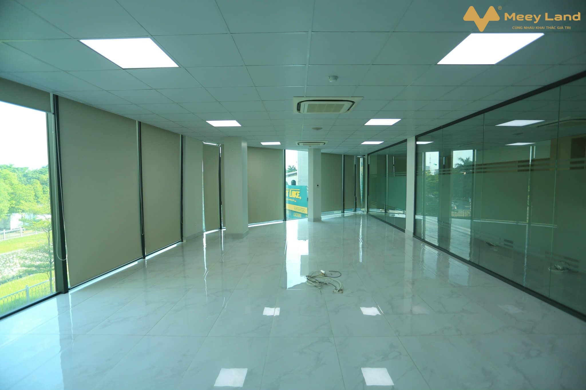 Bán nhà phố Nam Trung Yên, Cầu Giấy, lô góc 3 thoáng, 8 tầng thang máy có hầm