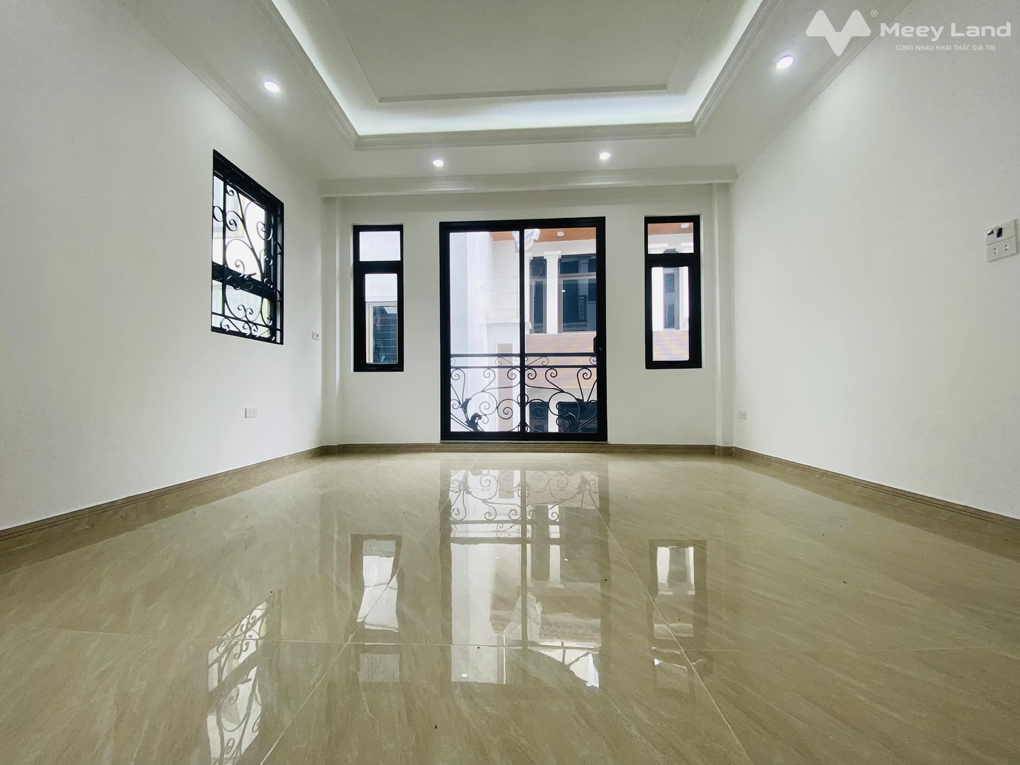 Bán nhà Hồ Tùng Mậu lô góc, 7 tầng, thang máy mới tinh, giá tốt