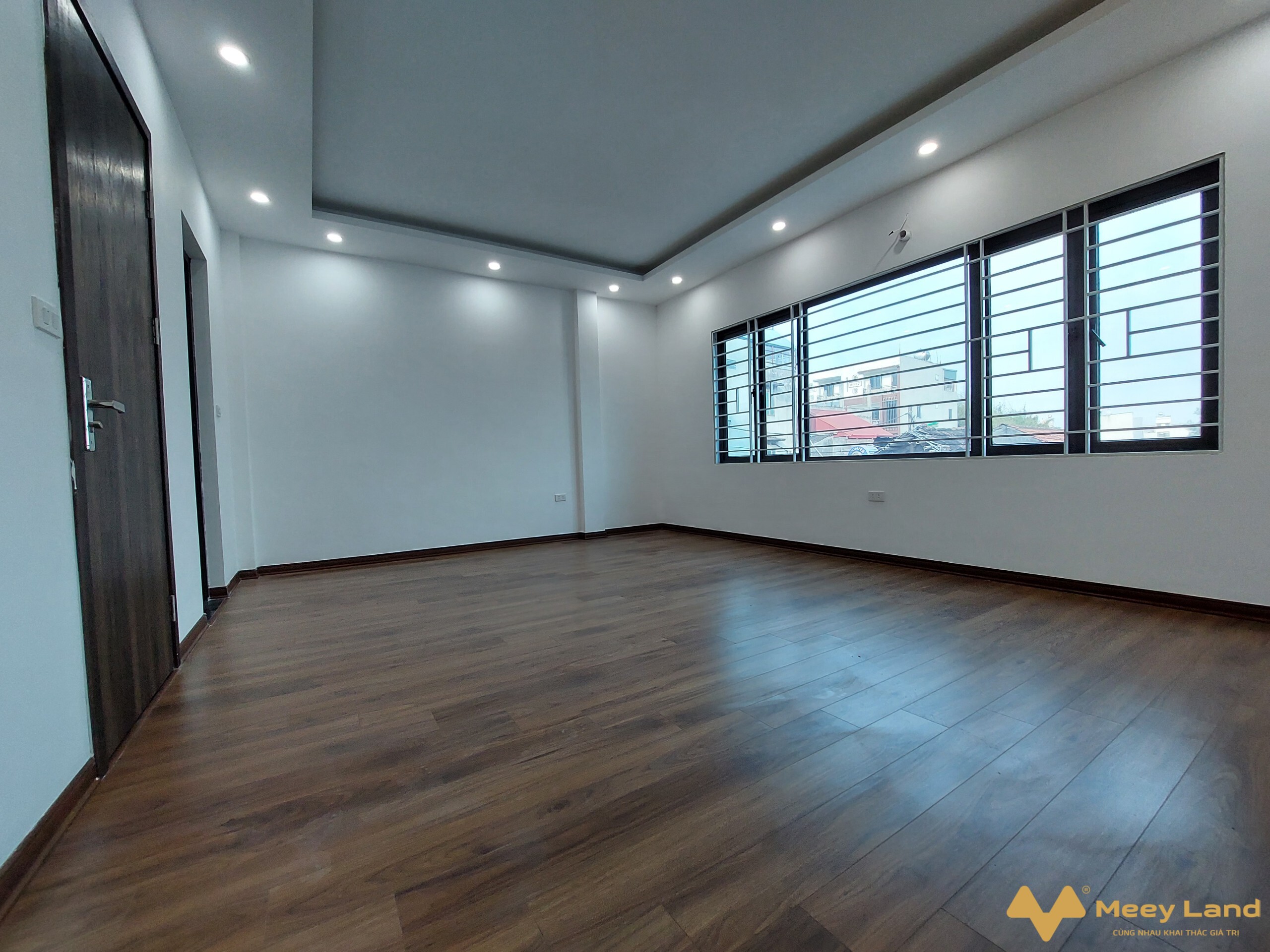 Bán nhà cạnh Quốc Lộ 6, Đồng Mai, 4 tầng, 45m2, mặt tiền rộng 5.6m, giá 2 tỷ