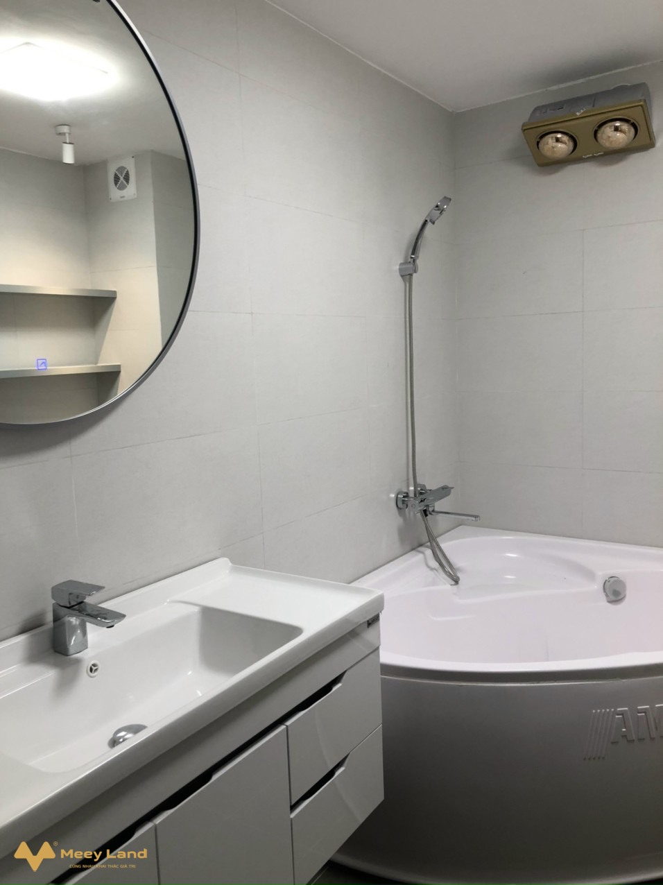 Chính chủ bán nhà phố Nguyễn Thị Định, 73m2, 5 tầng, thang máy mới đẹp, đường vào nhà ô tô