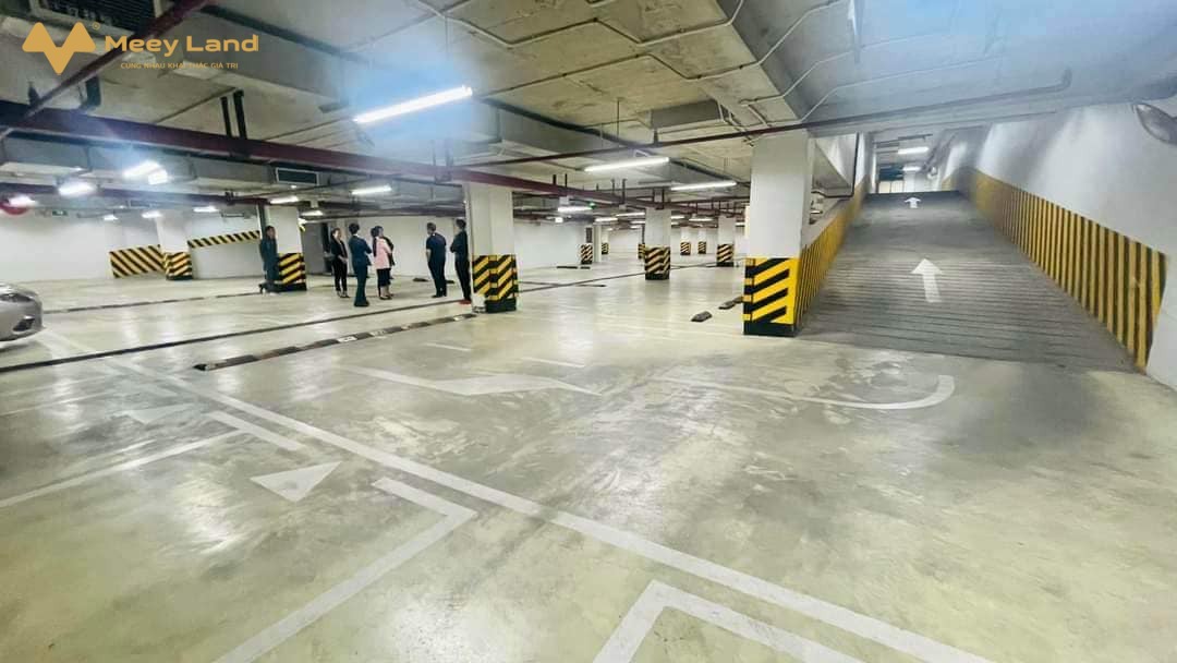 Bán tòa nhà tổ hợp văn phòng hạng A, căn hộ cao cấp tiêu chuẩn 5 sao, Hà Nội