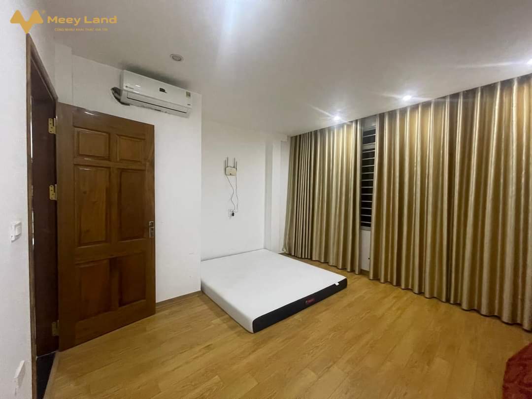 Bán nhà An Khánh, tự xây, 40m2 x 5 tầng, tặng nội thất, gần đường lớn, khu biệt thự