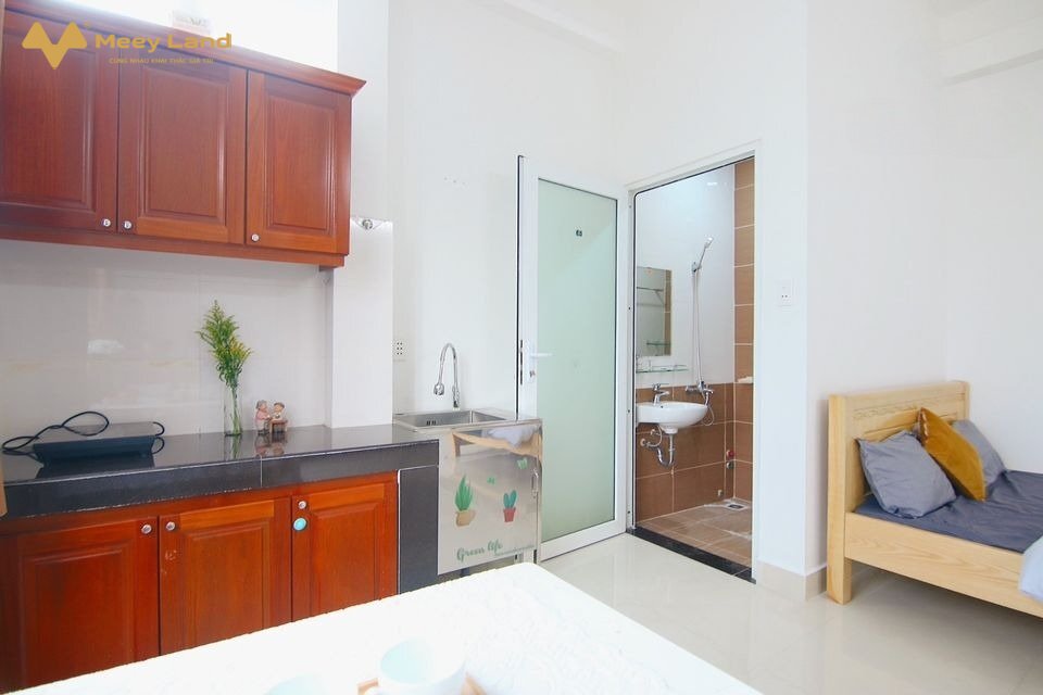 View công viên Hoàng Văn Thụ - cách sân bay Tân Sơn Nhất 500m