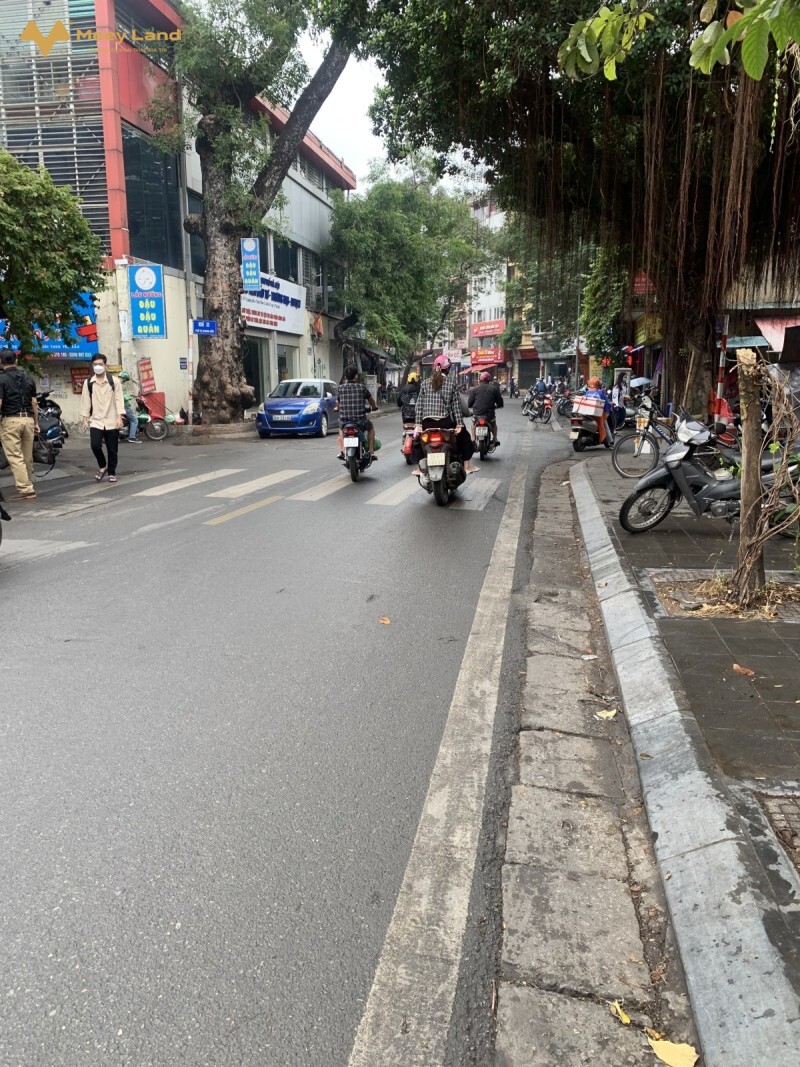 Bán gấp nhà phố Tạ Quang Bửu, 170m2, 6 tầng, mặt tiền 5m, giá 30 tỷ