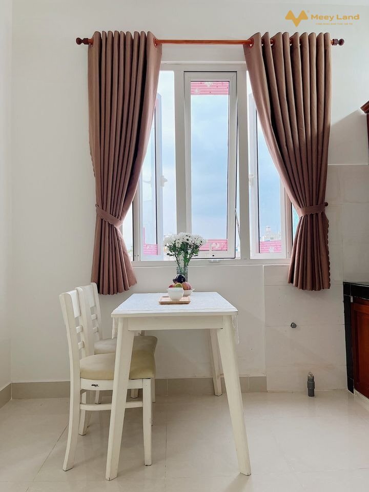 View công viên Hoàng Văn Thụ - cách sân bay Tân Sơn Nhất 500m