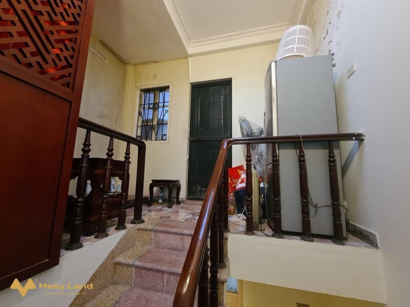 Bán gấp nhà mặt ngõ Quỳnh 40m2, 5 tầng, mặt tiền 4m, giá 5,99 tỷ