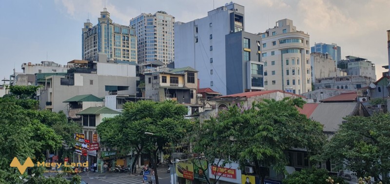 Bán gấp nhà mặt phố Huế, quận Hai Bà Trưng, Hà Nội 173m2, 4 tầng, mặt tiền 5m, giá 72,5 tỷ