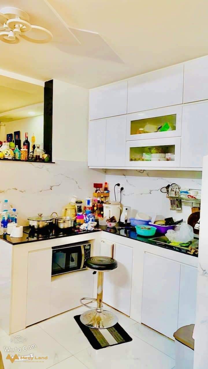 Cần bán gấp nhà, làng Tăng Phú quận 9, hẻm ô tô 6m, 3 tầng lầu 75m2, giá 5,2 tỷ