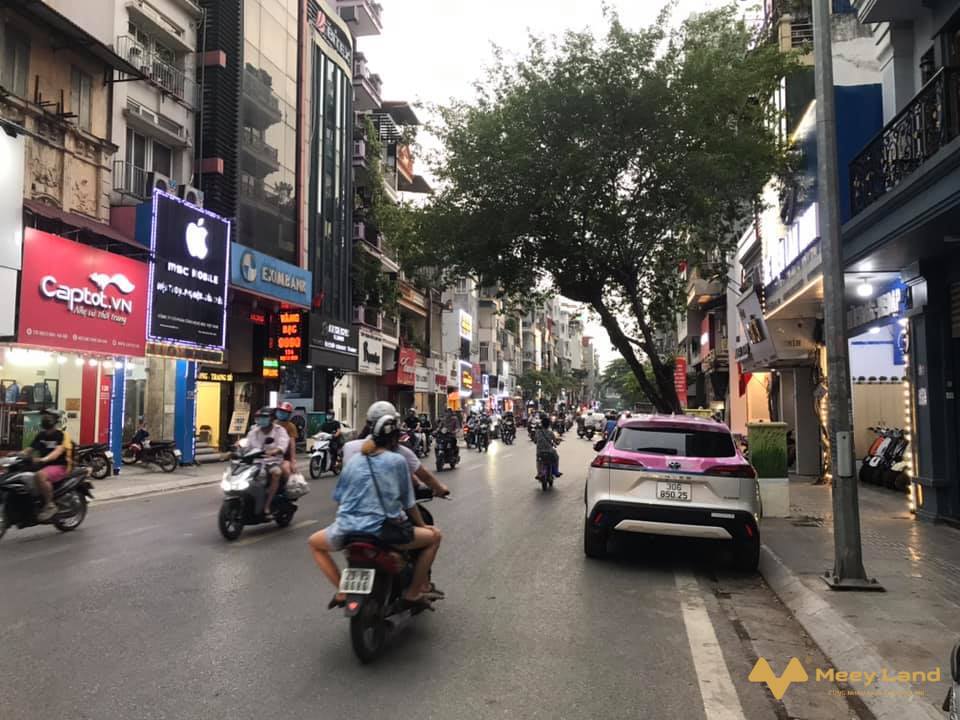 Bán gấp nhà mặt phố Bạch Mai 195m2, 9 tầng, mặt tiền 6,7m, 40 tỷ