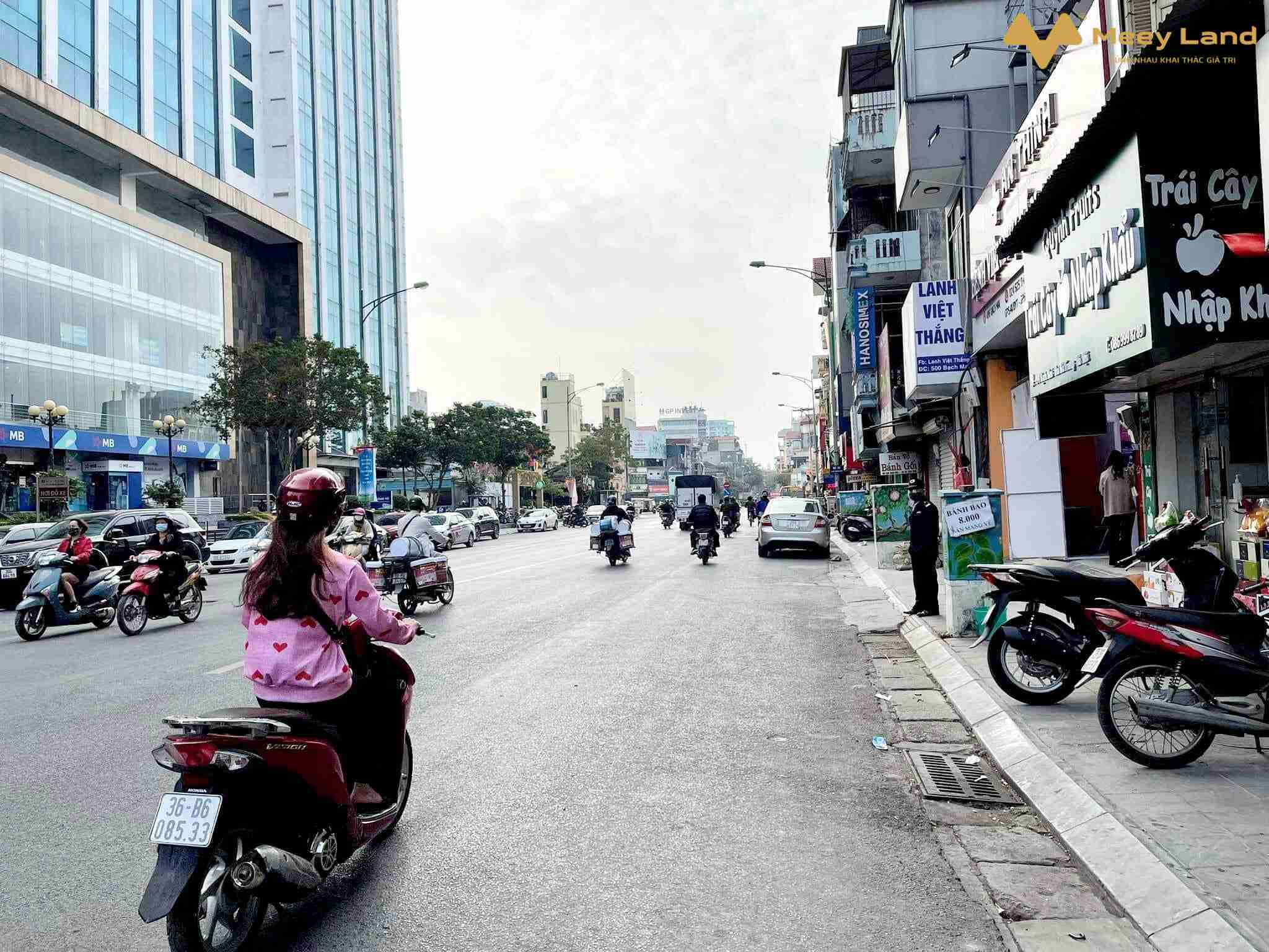 Bán nhà mặt phố Bạch Mai, 8 tầng, 200m2, mặt tiền 7m, 26,5 tỷ