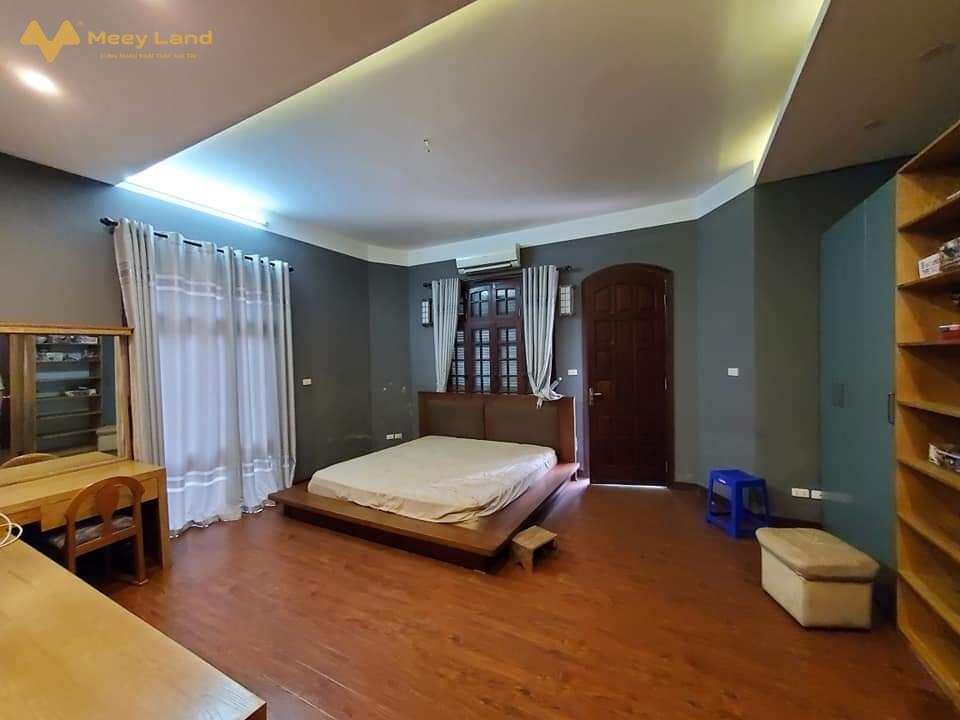 Bán biệt thự khu đô thị Trung Yên, Cầu Giấy, 199m2, 4 tầng, 3 thoáng