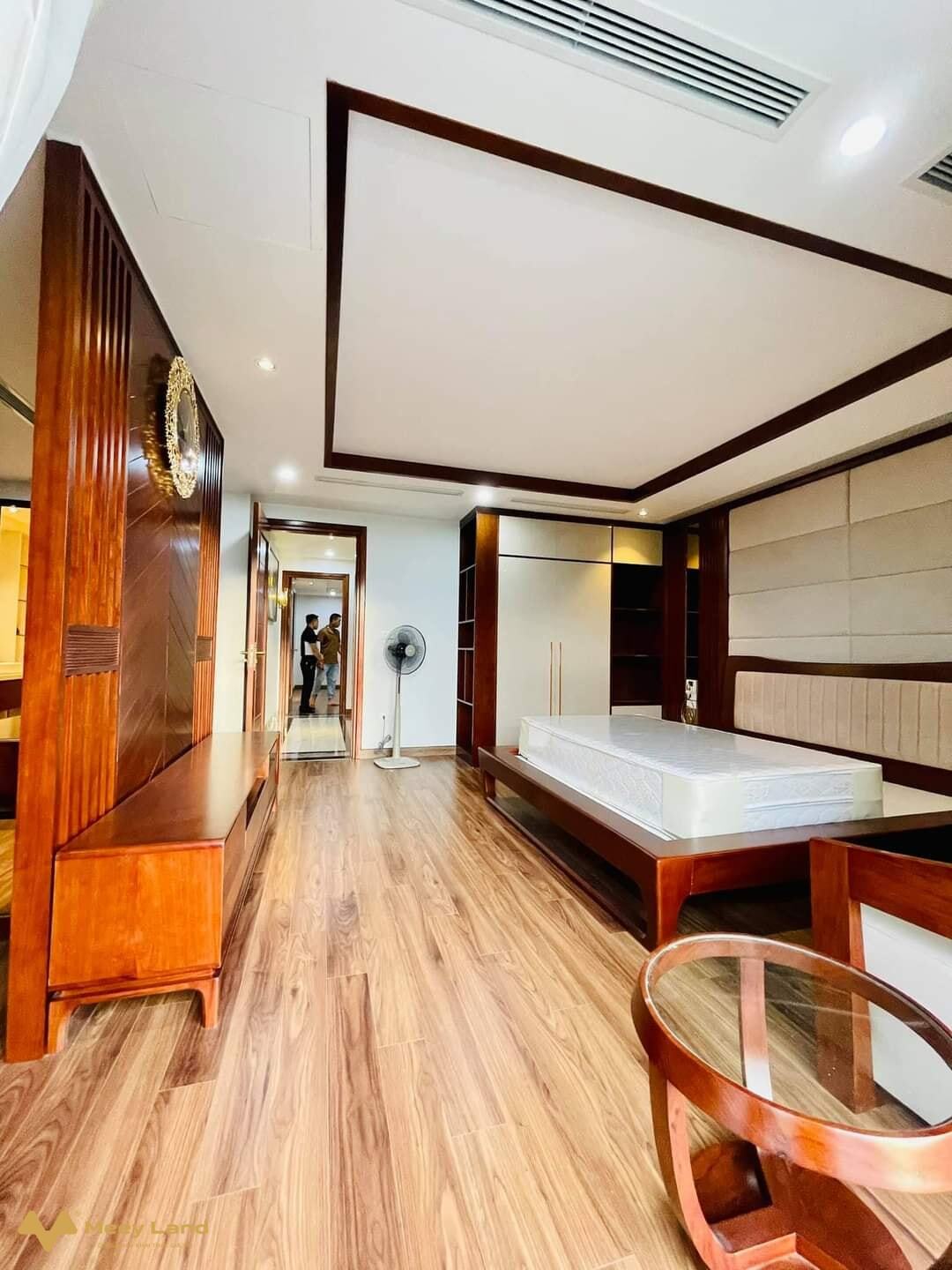 Bán nhà mặt phố Xuân La, Tây Hồ, 120m2 x 6 tầng
