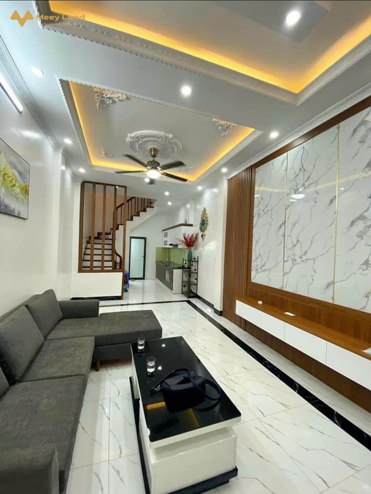 Chỉ 7 tỷ có nhà Ngô Gia Tự, Long Biên 5 tầng, 33m2 (Lô góc)...