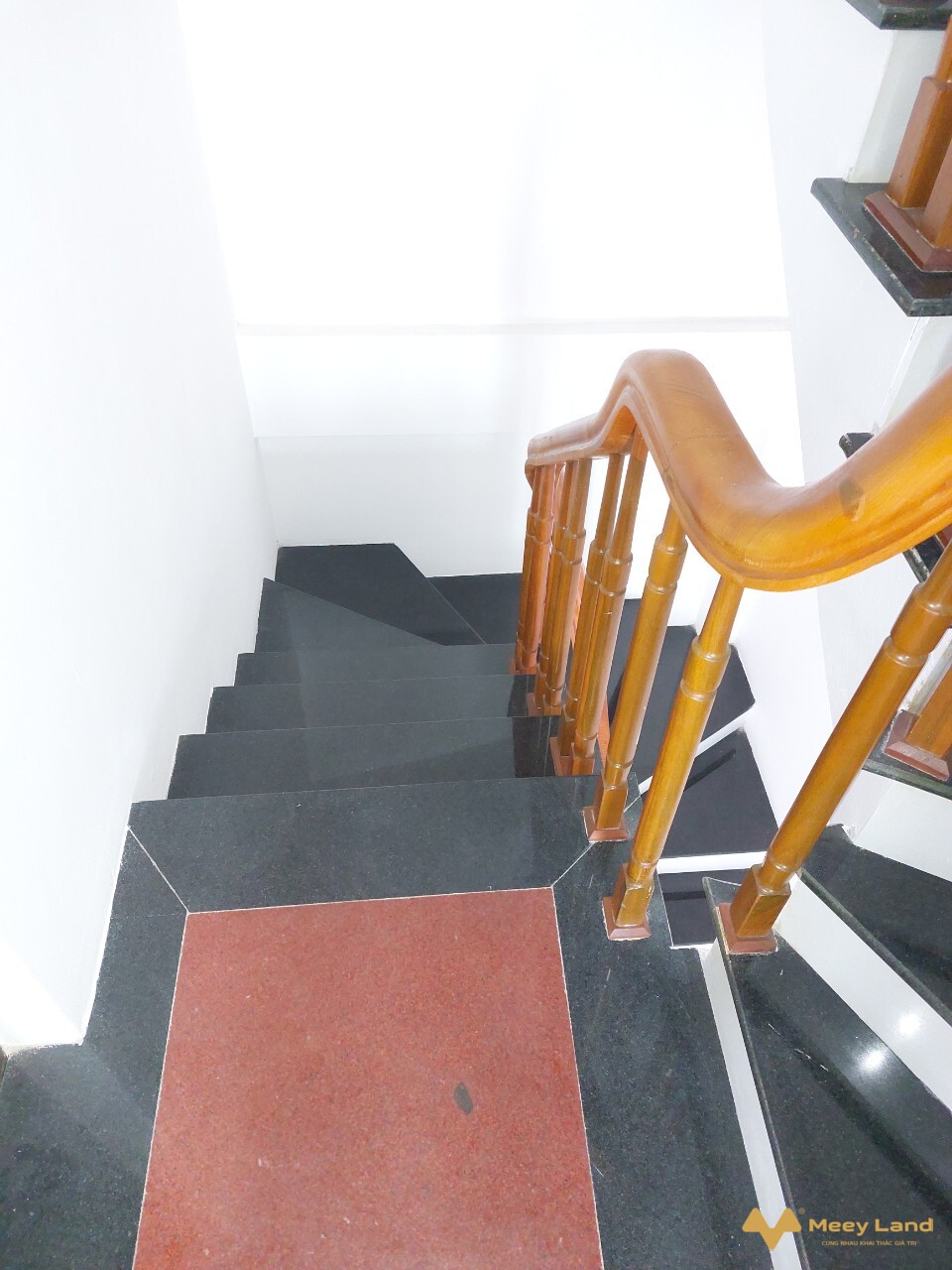 Hàng hot! Bán Nhà Ngọc Lâm, Long Biên 5 tầng, 33m2 chỉ 7,4 tỷ.....