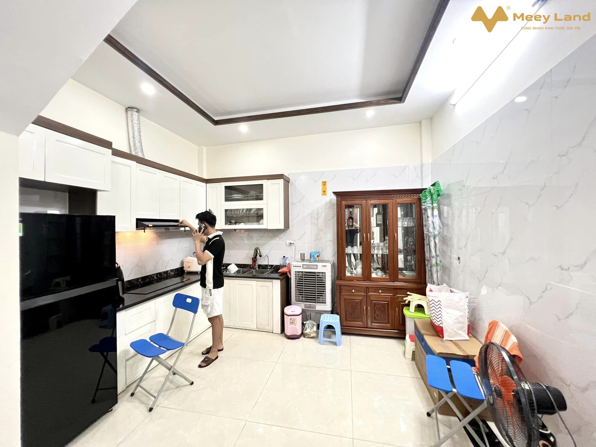 Bán nhà gần trường cấp 2 Thạch Bàn, Long Biên 35m2, 5 tầng giá 7,5 tỷ