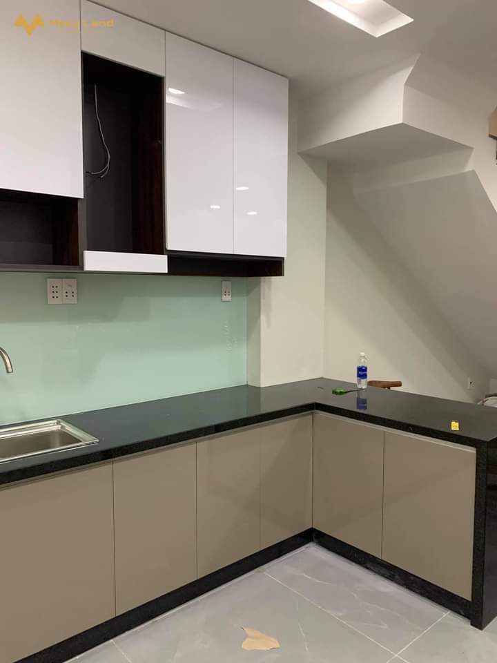 Cần bán gấp nhà, Nguyễn Xiển, quận 9, hẻm ô tô 6m, 3 tầng lầu 85m2, giá 4,1 tỷ