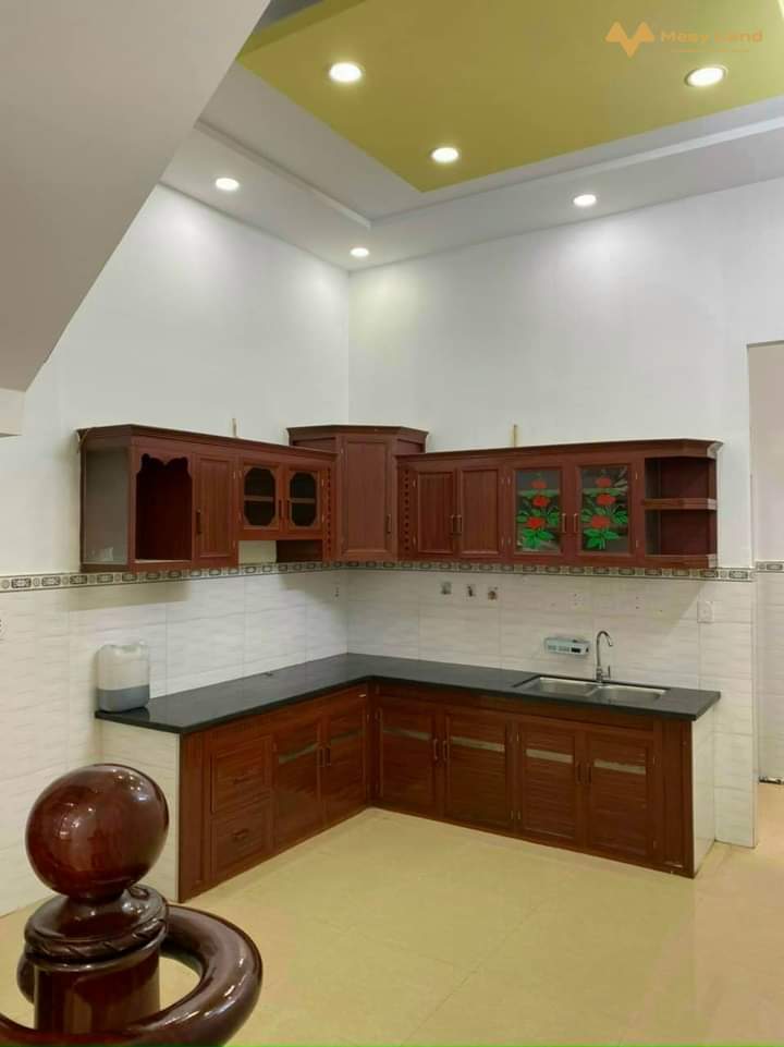 Cần bán gấp nhà, Lê Văn Việt Quận 9, hẻm ô tô 6m, 4 tầng lầu 60m2, giá 5,8 tỷ