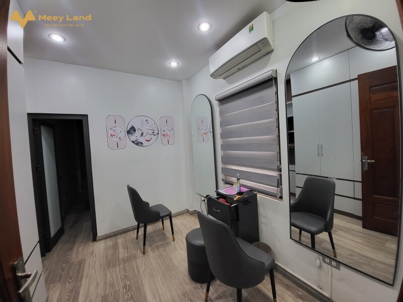 Bán gấp nhà mặt phố Bạch Mai 48m2, 6 tầng, mặt tiền 3m, giá 16,6 tỷ