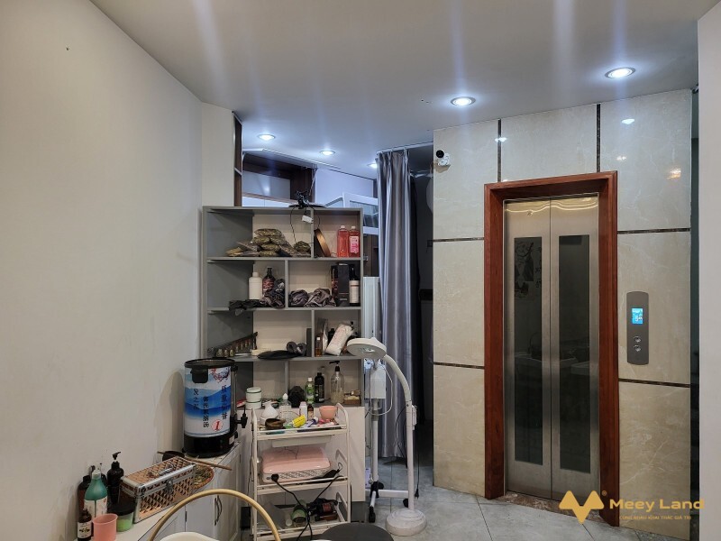 Bán gấp nhà mặt phố Bạch Mai 48m2, 6 tầng, mặt tiền 3m, giá 16,6 tỷ