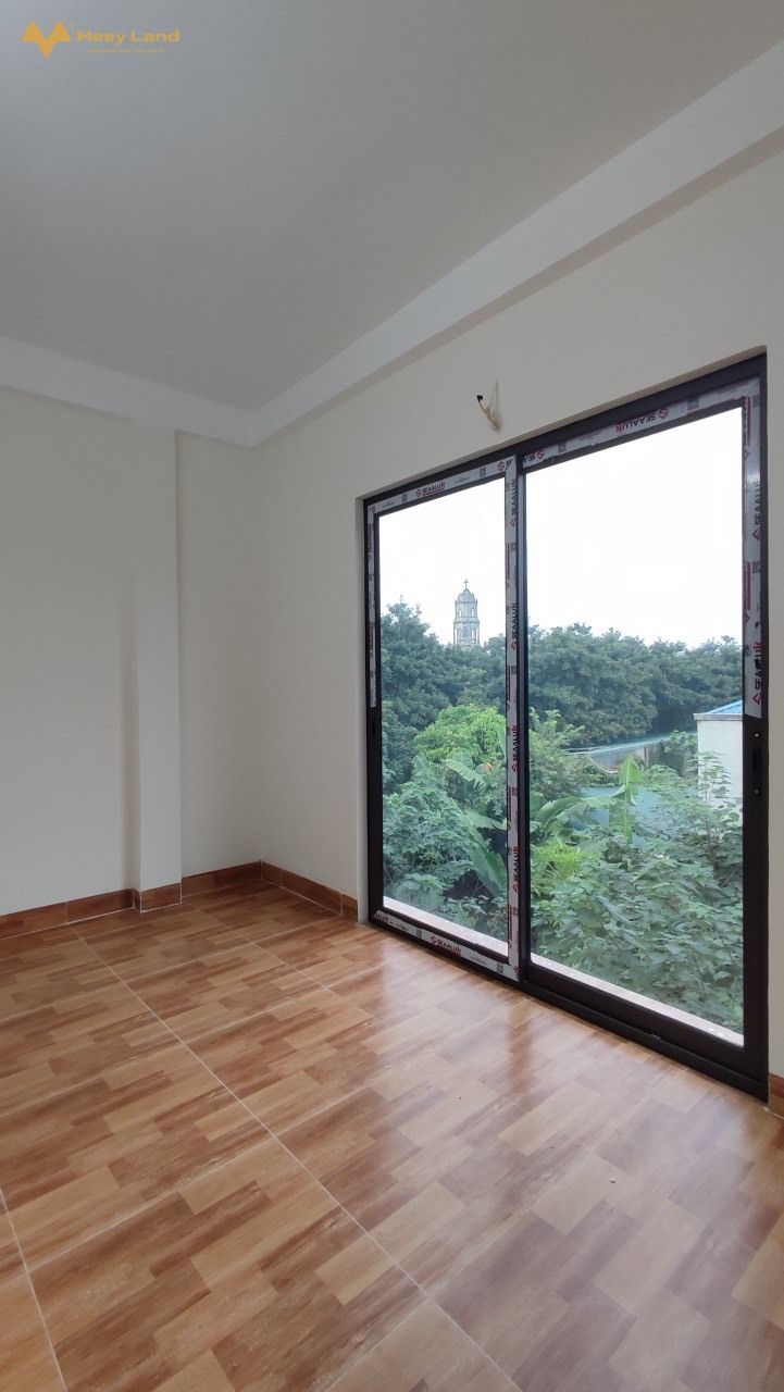 Nhà 4 tầng, giá 2,2 tỷ gần bến xe Yên Nghĩa, Hà Đông