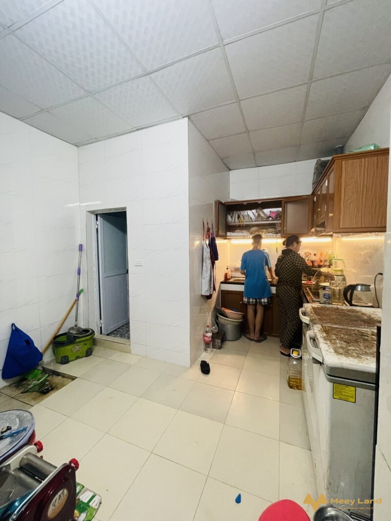 Bán gấp nhà phố Bạch Mai, 70m2, mặt tiền 4,2m, giá 5,2 tỷ