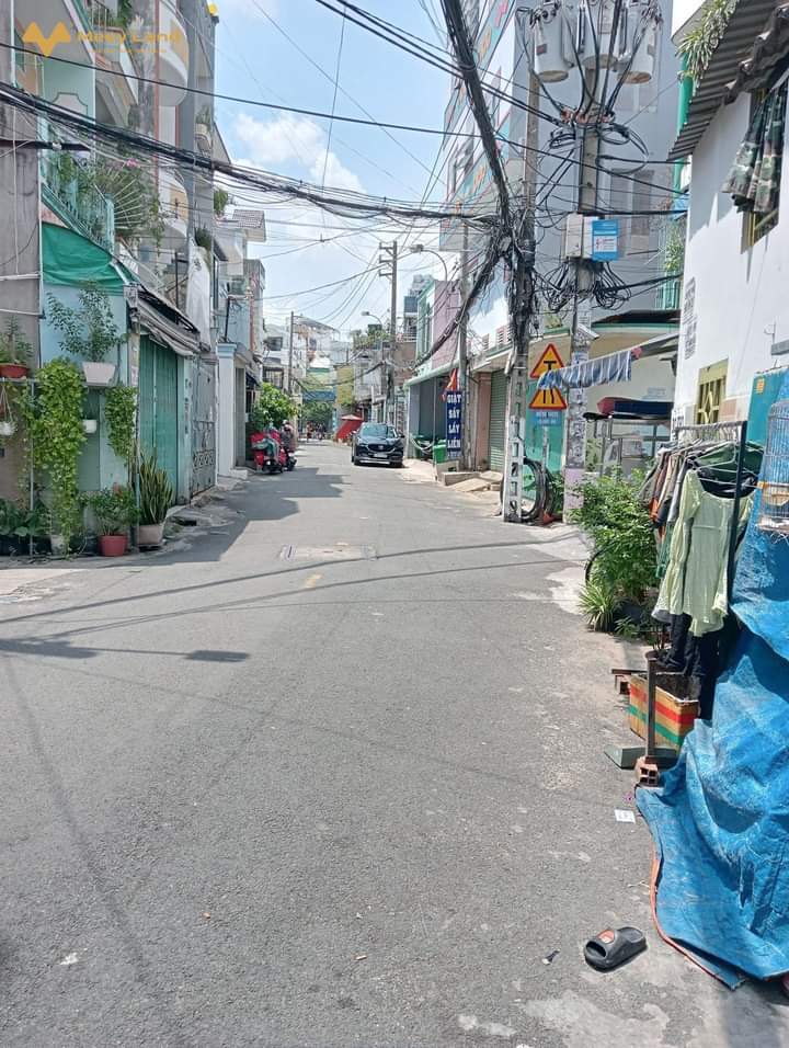 Cần bán gấp nhà, Đường số 8, Quận 9, đường ô tô 6m, 2 tầng lầu 86m2, giá 4,4 tỷ