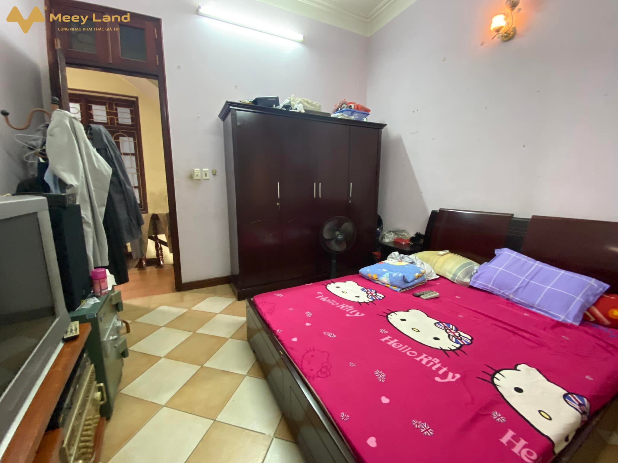 Cần bán gấp nhà mặt phố Đông Ngạc 83m2, 3 tầng, mặt tiền 11m, kinh doanh tốt, giá đầu tư