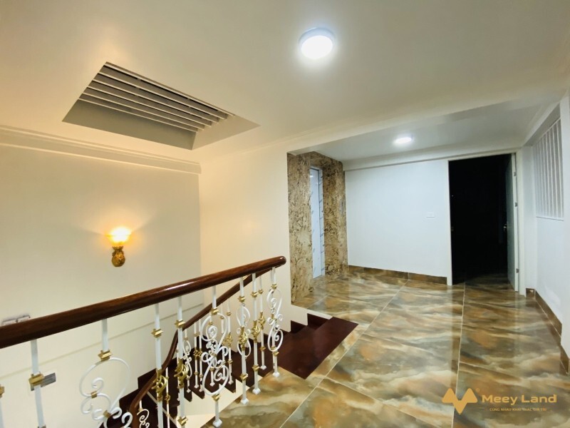 Bán gấp nhà phố Tạ Quang Bửu 170m2, 6 tầng, mặt tiền 5m, giá 30 tỷ