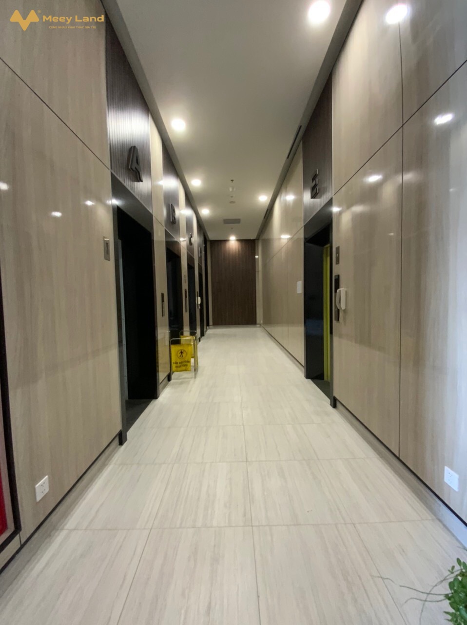 Bán căn officetel 27m2 hoàn thiện cơ bản Lavida Plus, Nguyễn Văn Linh, quận 7, giá 1,85 tỷ