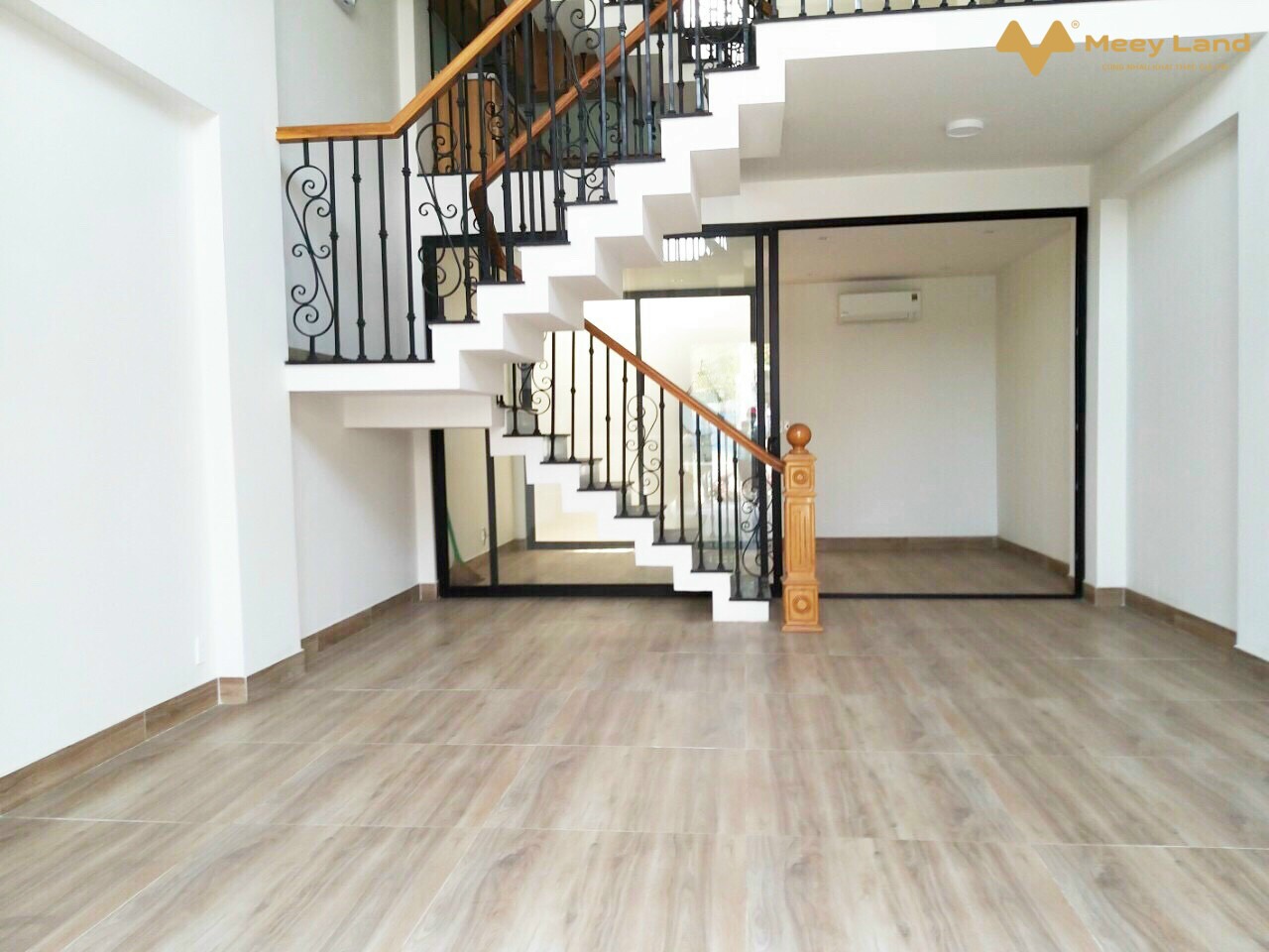 Bán nhà mặt tiền đường 64 phường Bình Trưng Đông, quận 2, giá 12,5 tỷ