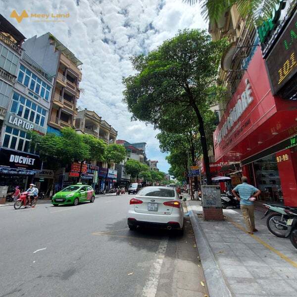 Bán nhà mặt phố Lê Thanh Nghị, 4 tầng, 70m2, mặt tiền 3m, 12 tỷ