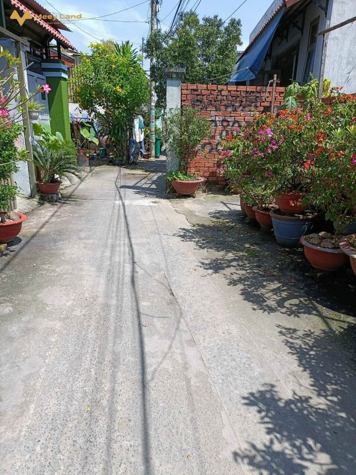 Bán gấp lô đất gần chợ Xuân Thới Thượng, 90m2, giá 1 tỷ 580 triệu gọi xem đất